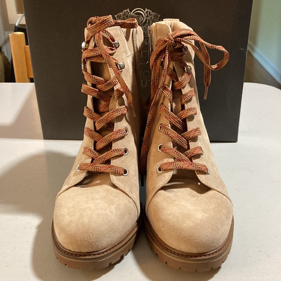 Vince Camuto VC-GAVIANA Ankle Boots. Size 8 1/2 W, NIB - Picture 3 of 11